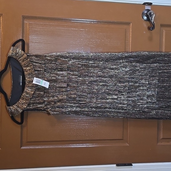connected apparel Dresses & Skirts - Connected-Shimmery sleeveless fitted layered gold/blk dress Sz 8 NWT.